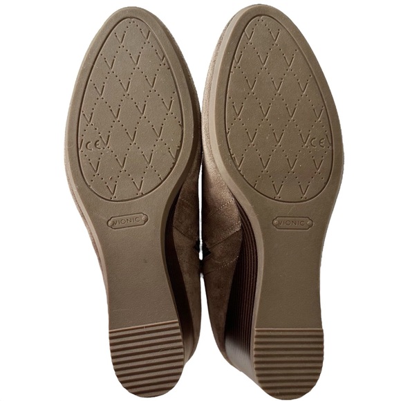 Vionic Paloma Suede Weather Resistant Wedge Greige Boot Size 9 - Picture 13 of 15